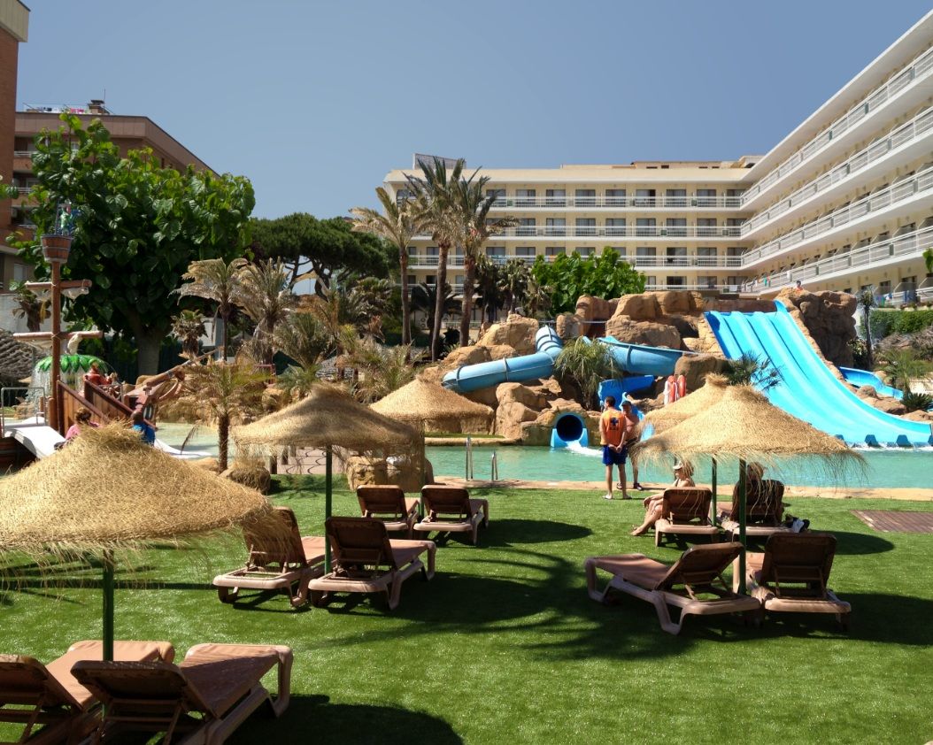 Evenia Olympic Resort Lloret de Mar Esterno foto